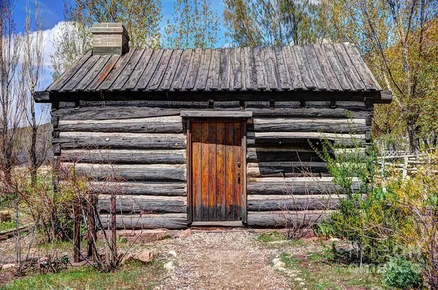 Pioneer Log Cabin