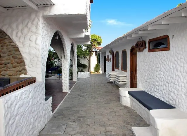 Casa Blanca Playa Cautivo