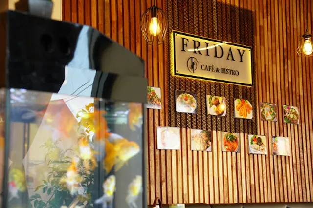 Friday Cafè & Bistro ฟรายเดย์คาเฟ่แอนด์บิสโทร