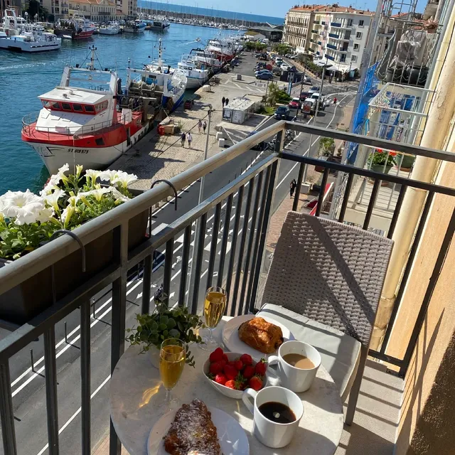 Le Petit Bijou Sète : 4 appartements de vacances, 3 donnant sur le canal