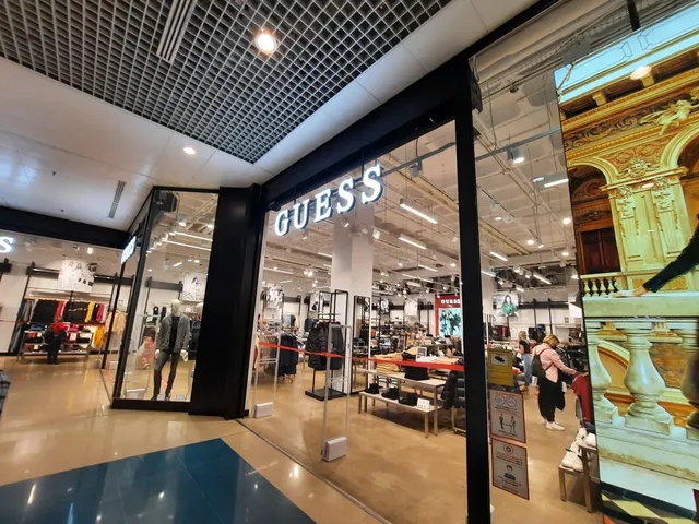 Centro Comercial Añaza Carrefour