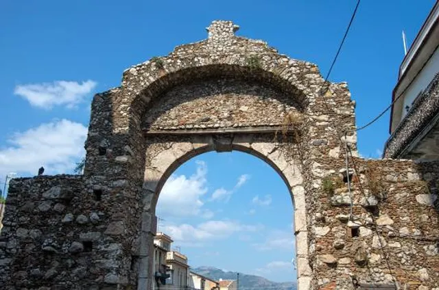 Porta Messina