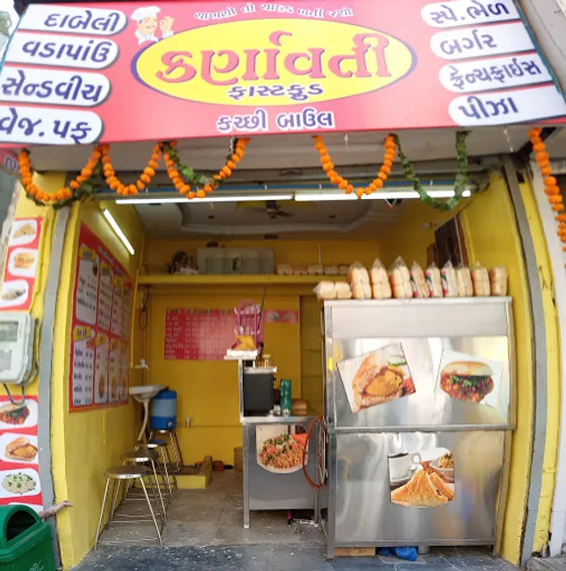 Realકચ્છી Dabeli & Vadapav( OldName :- Karnavati dabeli & vadapav)