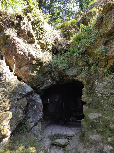 Grotte ermitage du Père de Montfort