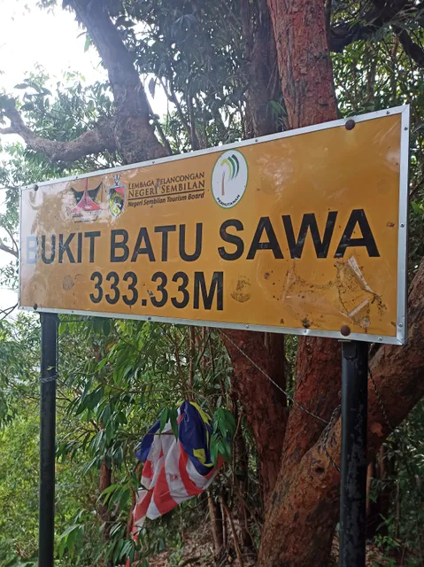 Bukit Batu Sawa Parking/Trailhead