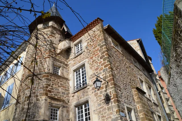 Chambres d'hôtes Maison au Loup - Superbe ancien hôtel particulier du XVIe siècle au cœur de la vieille ville du Puy En Velay