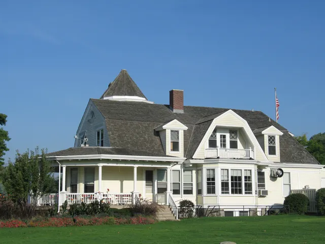 Grant Park Clubhouse