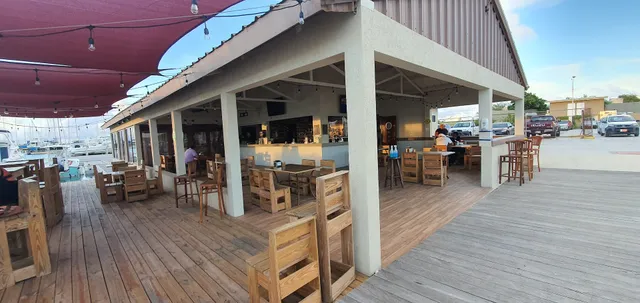 Fish House Island Bar and Restaurant