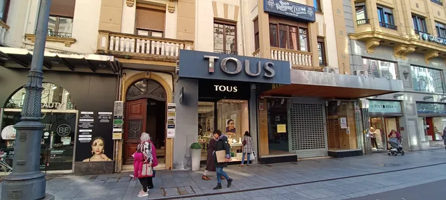 TOUS