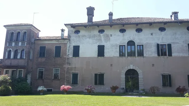 Palazzo Freschi-Piccolomini