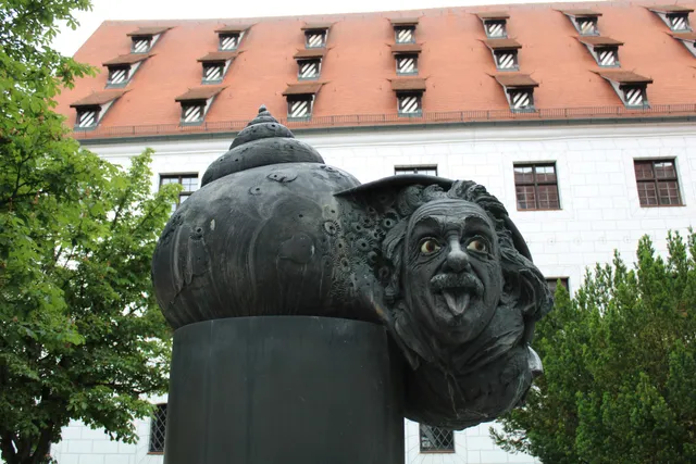 Einstein-Brunnen, Ulm - ()