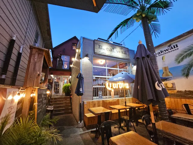 Breakwall BBQ & Smokehouse