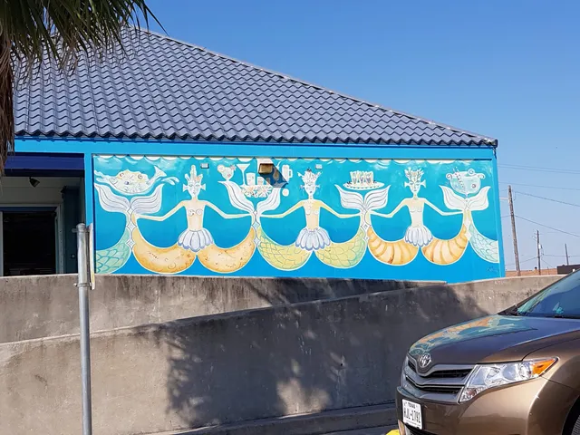 Float Pool & Patio Bar