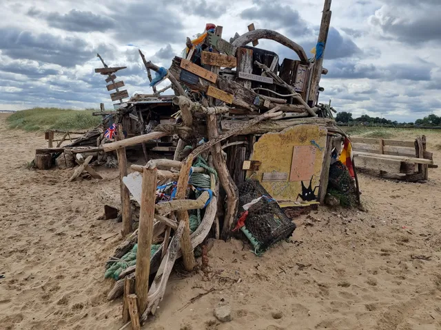 Buck Beck Beach Bench