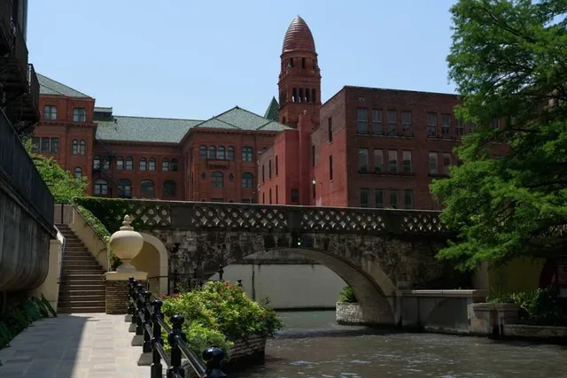 GO RIO San Antonio River Cruises