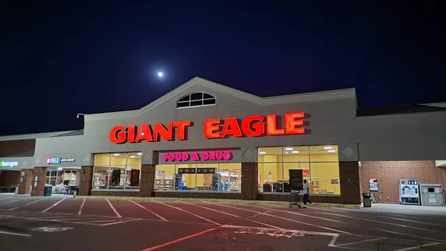 Giant Eagle Supermarket