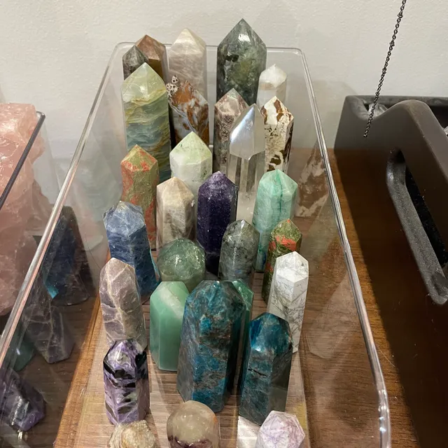 GeoRarities: Fine Minerals Healing Crystals Slabs Lapidary Meteorites Sculptures Fossils Rocks Shop