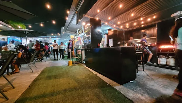 Off The Ave Street Food Vybz