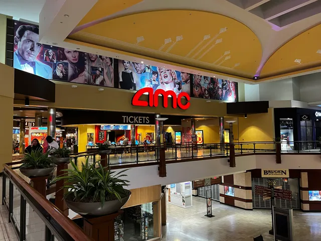 AMC Eden Prairie Mall 18