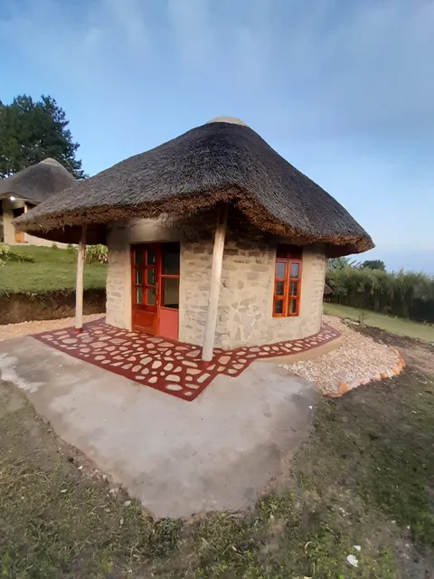 Lake Nyamirima Cottages