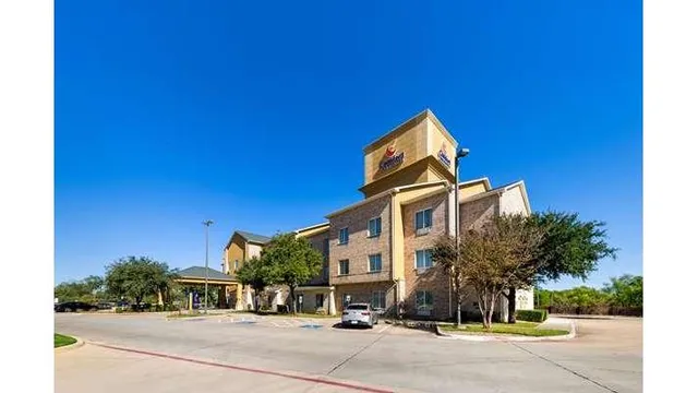 Comfort Inn & Suites Near Lake Lewisville