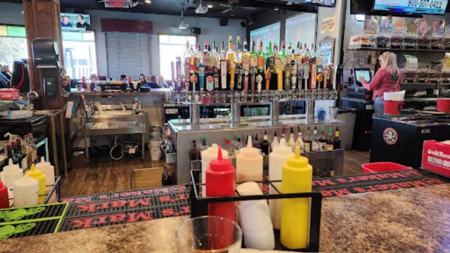 Richland Dugout Bar & Grill