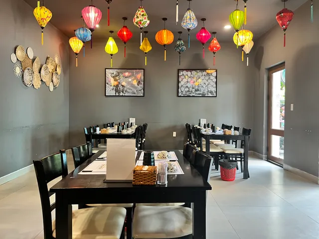 Cơm Gia Đình 껌자딘