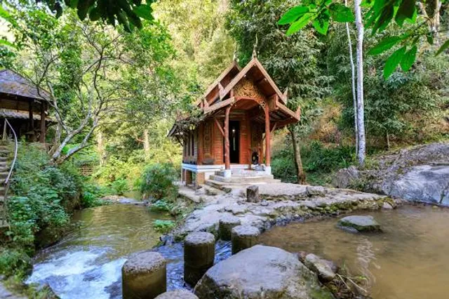Wat Kanthaprueksa (Mae Kampong)