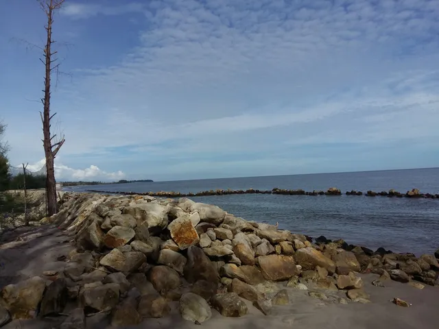 Pantai Pulo Sarok