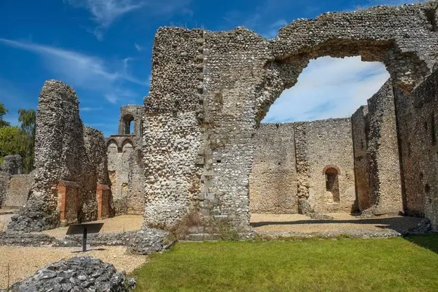 Wolvesey Castle (Old Bishop's Palace)