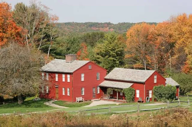 Fruitlands Museum