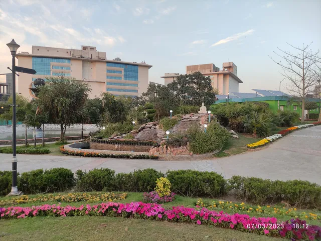 Prakriti Metro Park