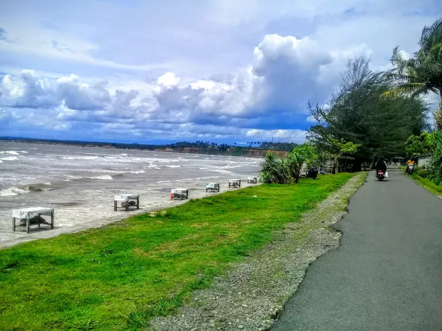 Pantai Duayu Sekundang