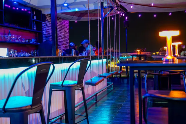 RawBar Restaurant & Lounge