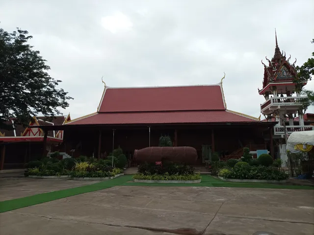 Wat Mongkol Thap Khlo