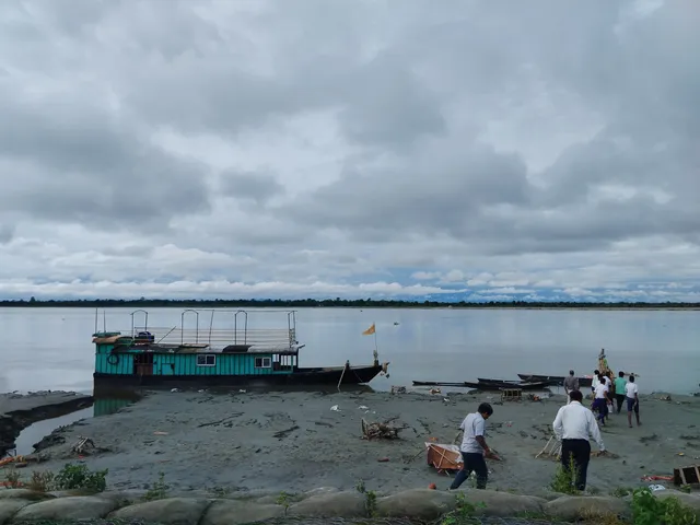 Guijan Ghat (TINSUKIA) walking distance