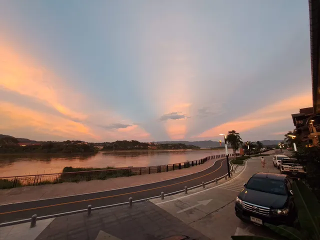 Flussuferradweg und Promenade Chiang Khong