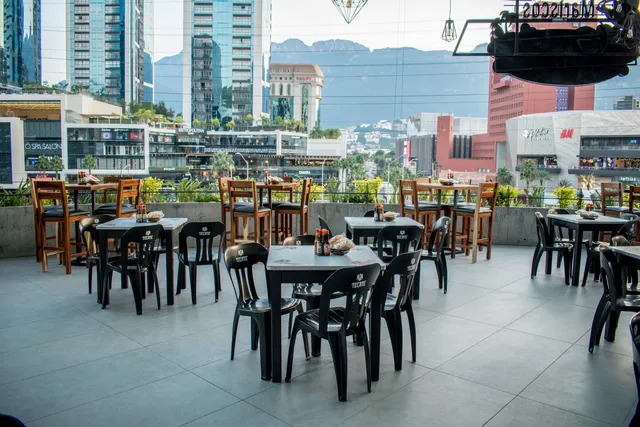 Mariscos El Gordo Trébol Park