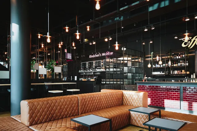 FOODFACTORY Cube Berlin - Food-Court, Restaurant & Café am Hbf