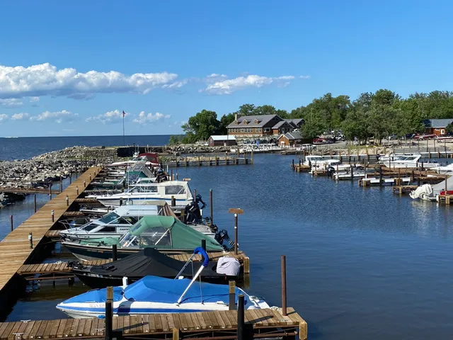 Arnesen's Rocky Point Resort