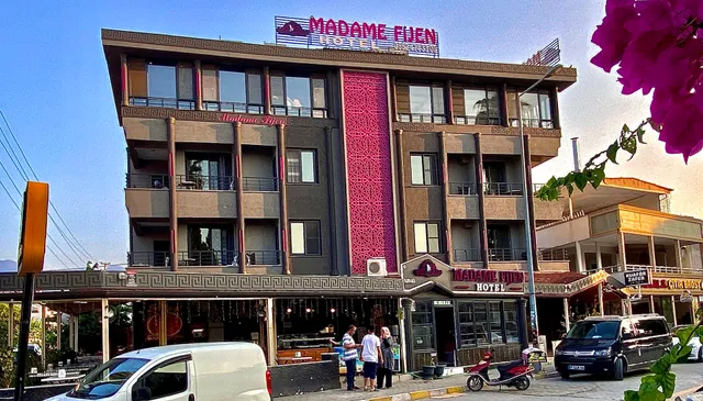 MADAME FIJEN HOTEL
