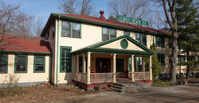 Gordon Beach Inn