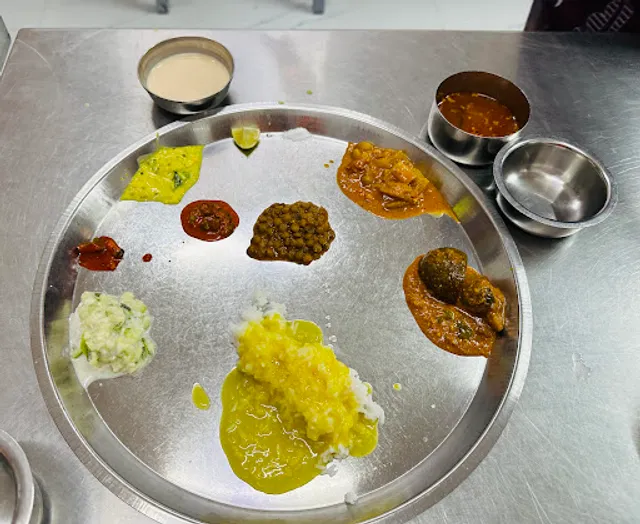 Sachin Soman Bhojnalay