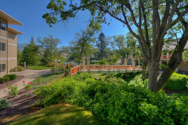 Ashland Hills Hotel & Suites and Convention Center