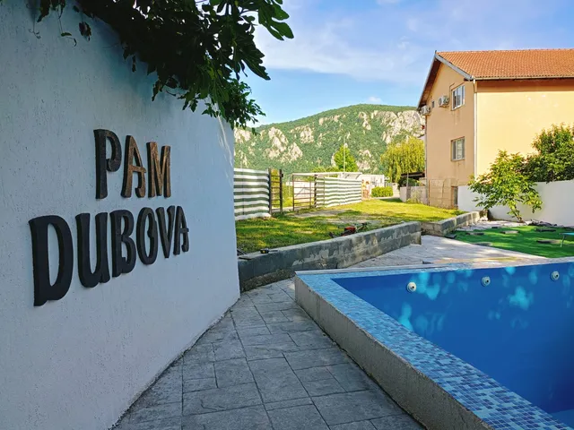 Casa de vacanță Pam Dubova Holiday