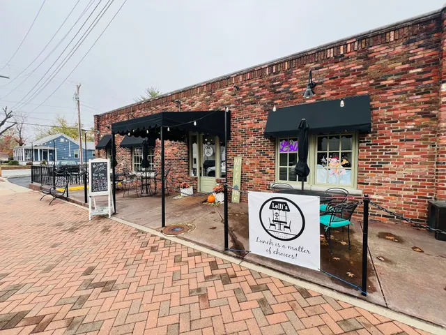 Lolli's (Off the Square)