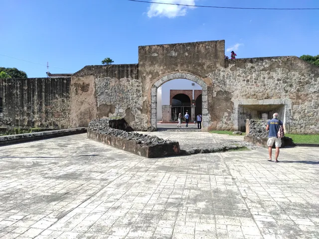 Puerta de Las Reales Atarazanas