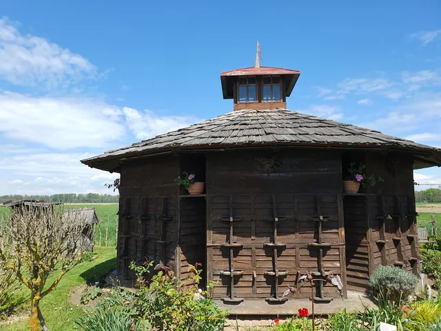 Čebelarski muzej - Čebelarstvo Tigeli