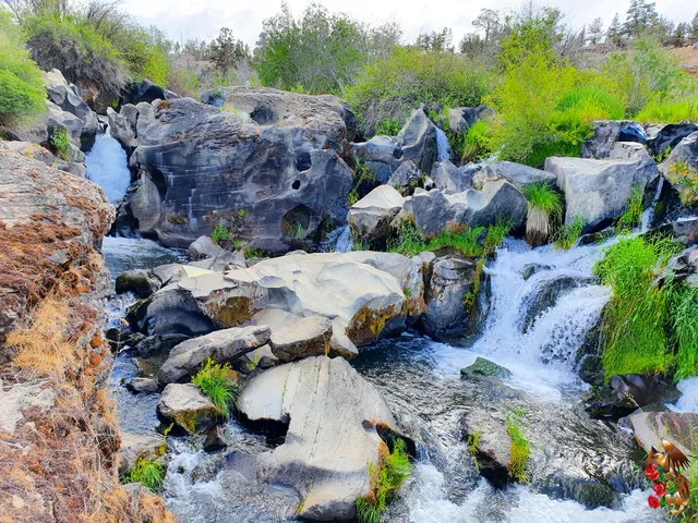 Cline Falls State Scenic Viewpoint