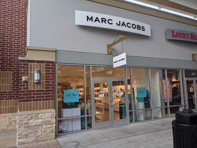 Marc Jacobs - Houston Premium Outlets